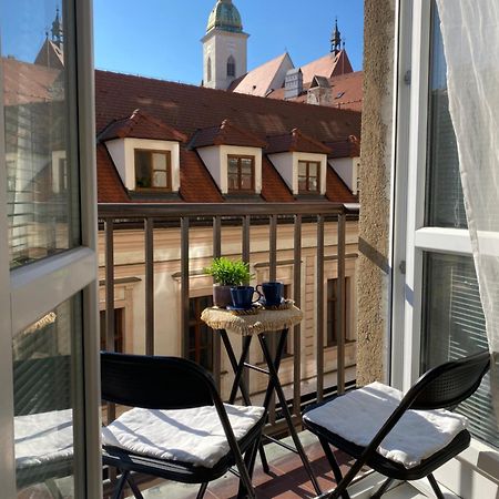 Audrey Hepburn Apartment Old Town Air Conditioned Bratislava Exterior foto