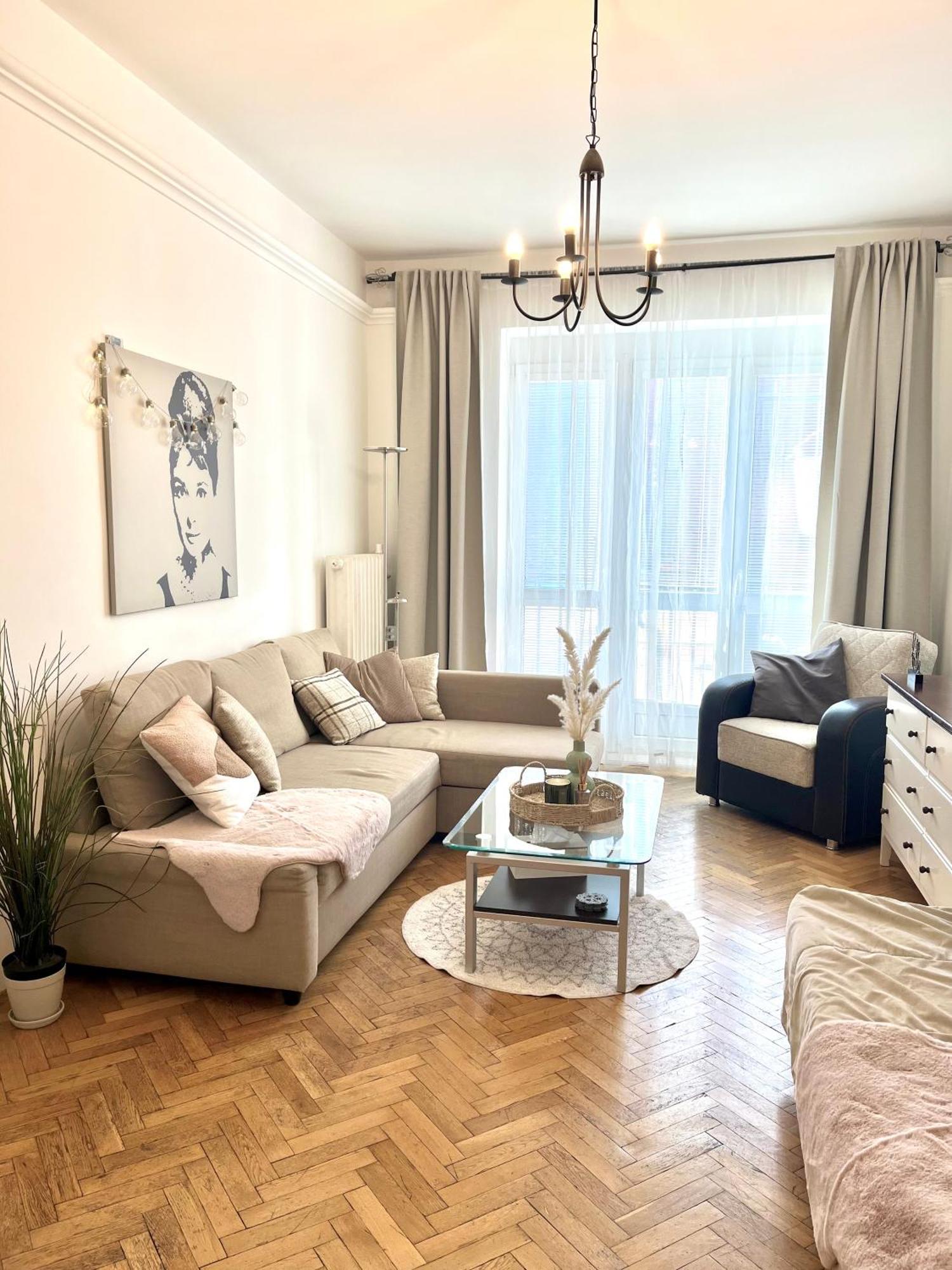 Audrey Hepburn Apartment Old Town Air Conditioned Bratislava Exterior foto